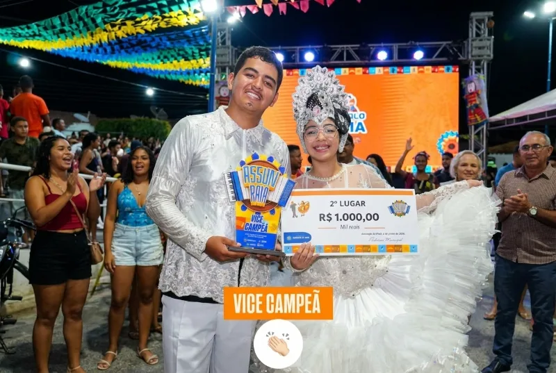 Celebração e Gratidão: A Performance Inesquecível da Quadrilha Flor de Assunção!